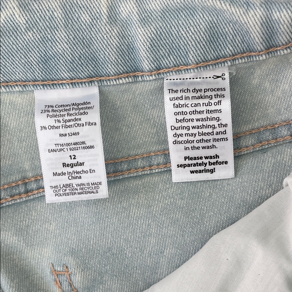 Time and Tru Faded Blue Straight Leg Jeans - Picture 4 of 4